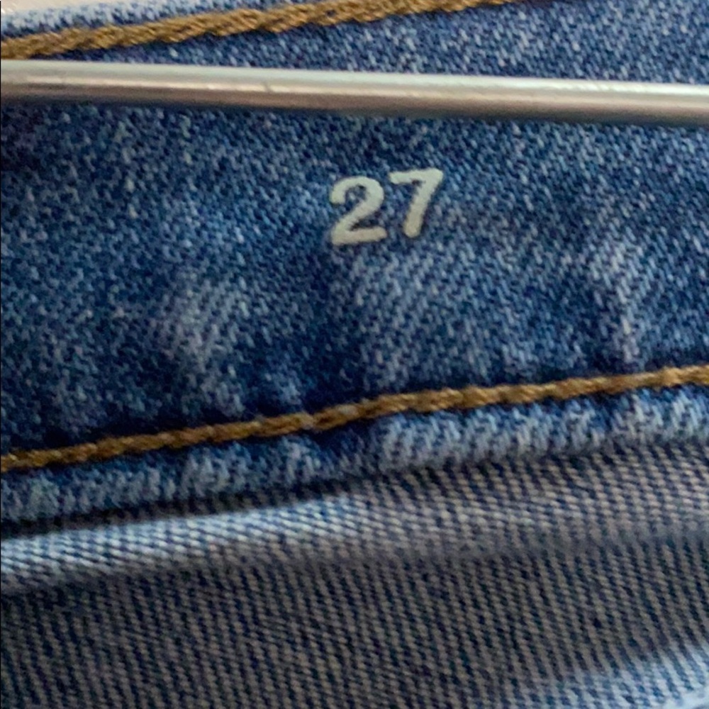 Gap capris - Picture 2 of 2